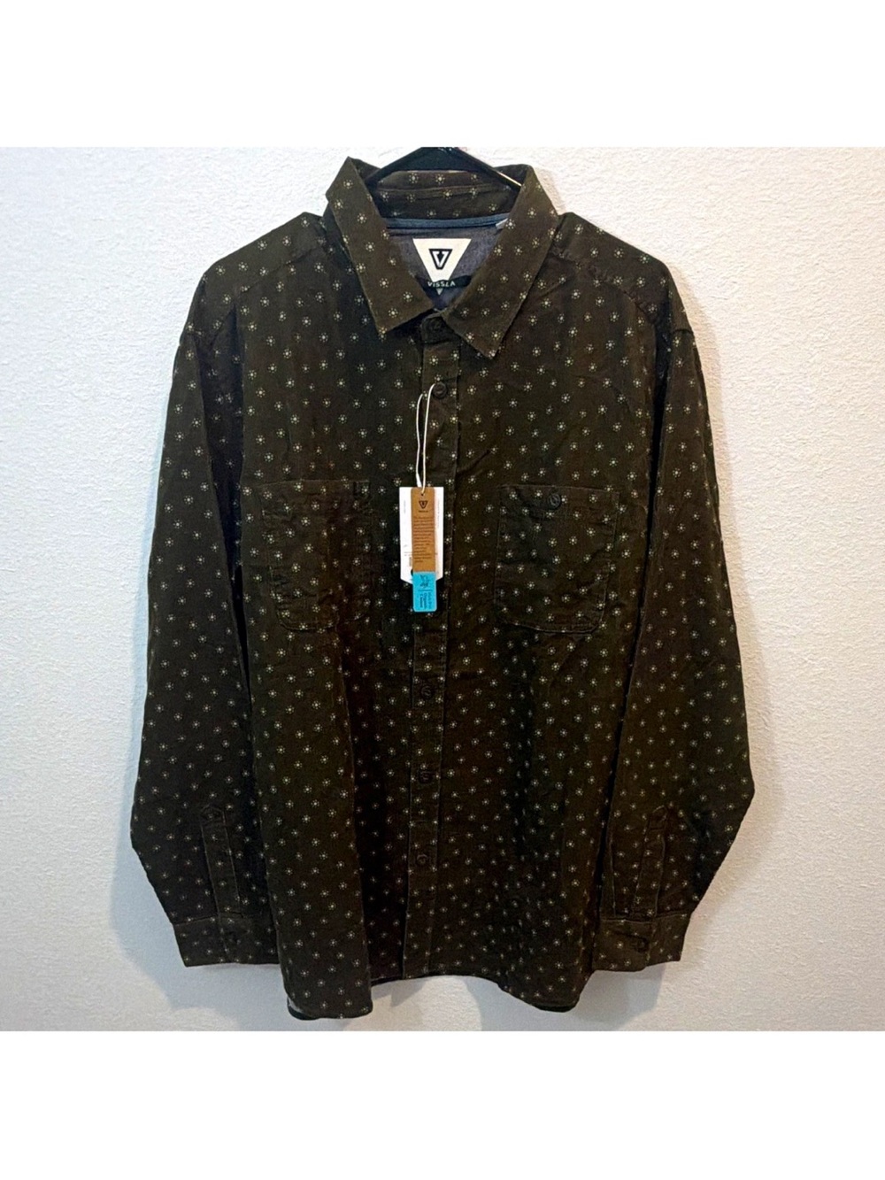 Vissla Men's XL Green Geometric Long Sleeve Corduroy Button-Up Shirt Pockets